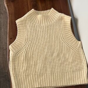 Jessica Simpson Cream Knit Sleeveless Sweater